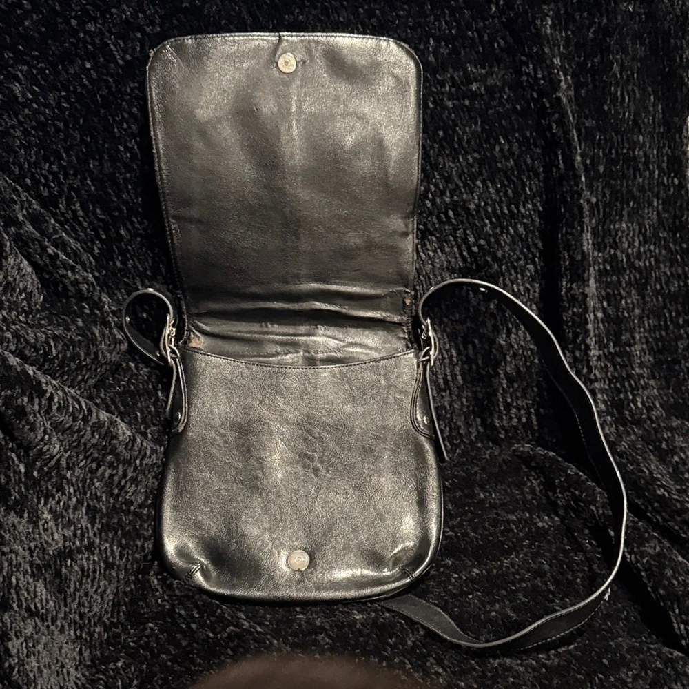 Elegant Black Men's Messenger Bag